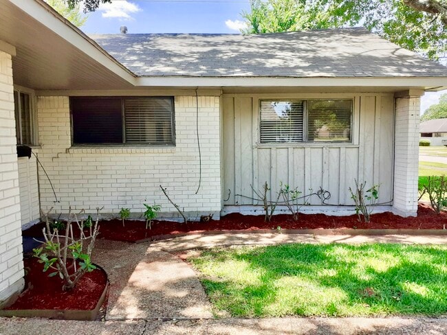 Building Photo - 8302 Coastway Ln