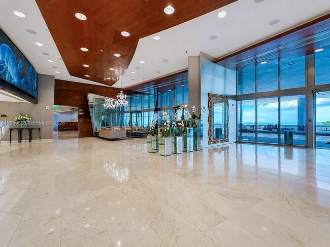 Building Photo - 17121 Collins Ave