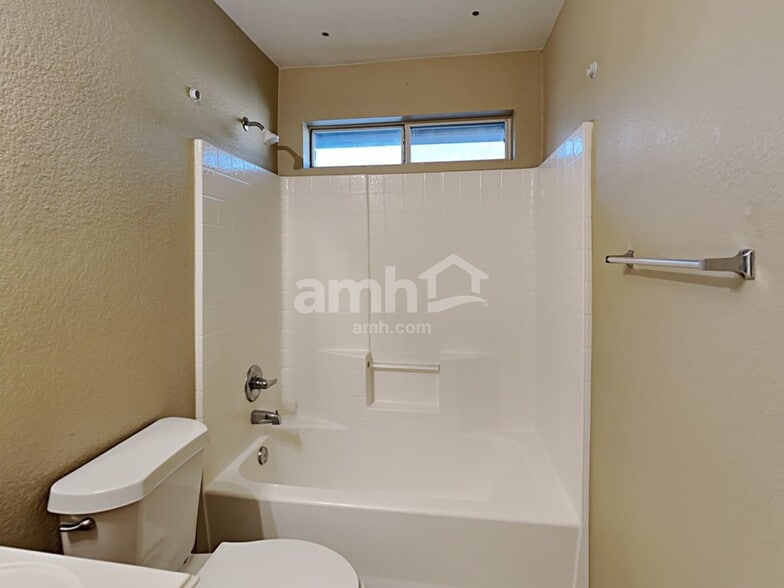Building Photo - 1000 Redfish Dr