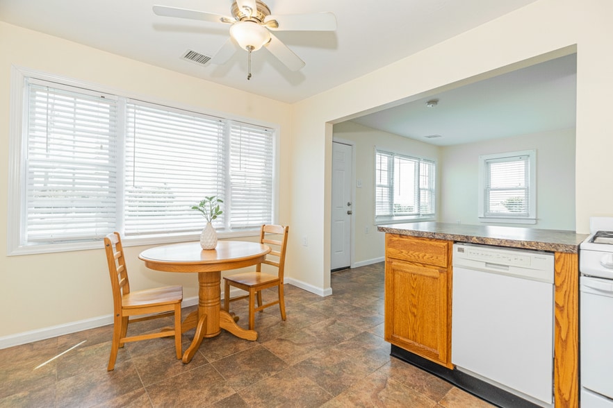 Building Photo - 14 Lee Pl