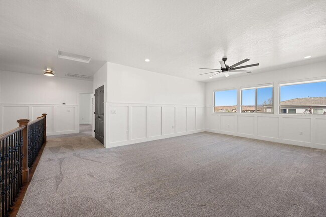 Building Photo - 2735 E Auburn Cir