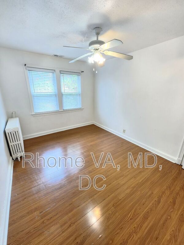 Building Photo - 515 Franklin St NE