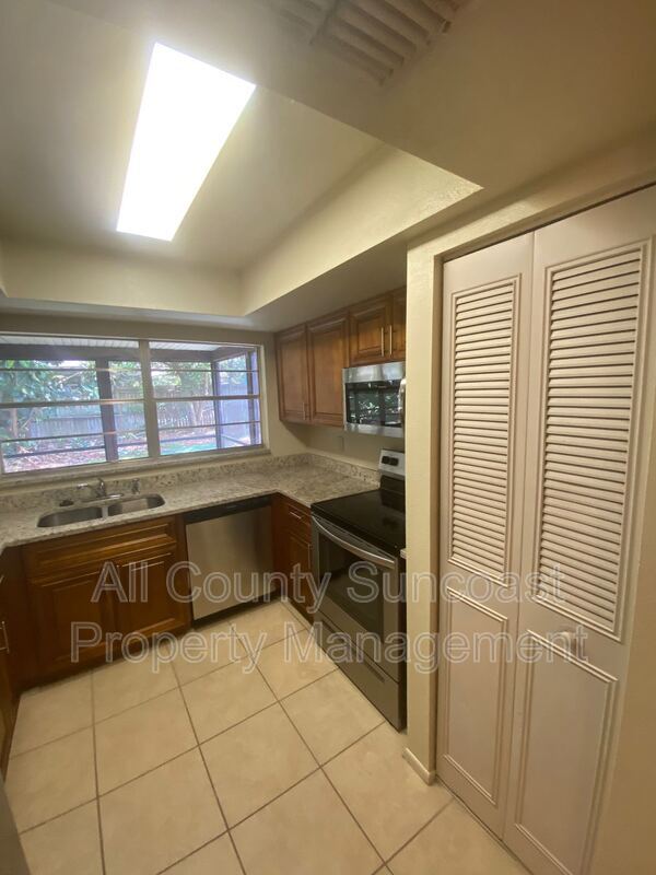 Building Photo - 2636 Orangewood Ct