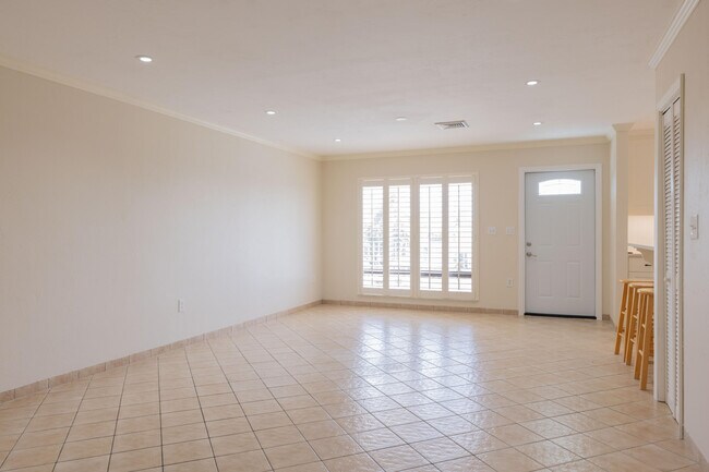 Building Photo - 660 11th St