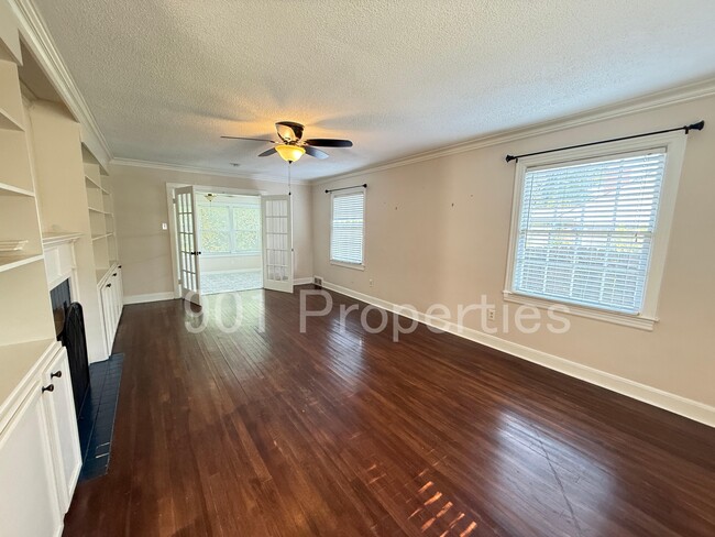 Building Photo - 59 N Ashlawn Rd