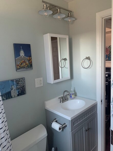 Bathroom - 437 Claranna Avenue