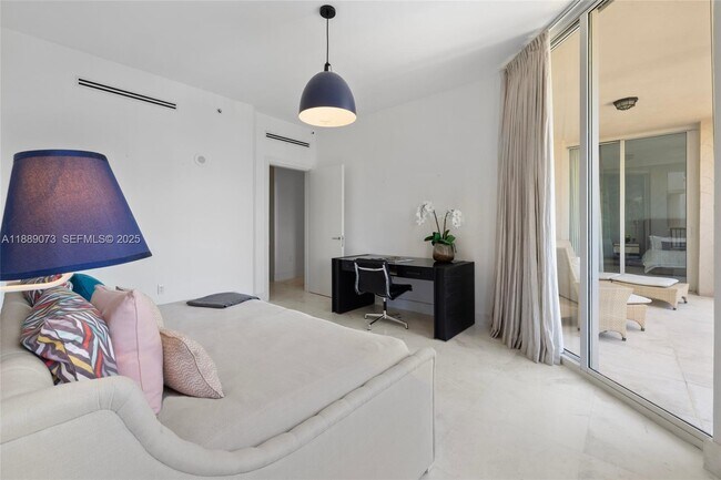 Building Photo - 7133 Fisher Island Dr