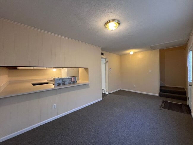 Building Photo - 2996 Stage Park Pl