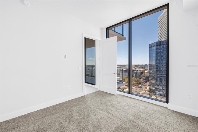 Building Photo - 275 1st Ave S