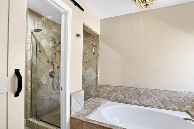 Building Photo - Exceptional Escondido Living — 4 Bed | 3 B...