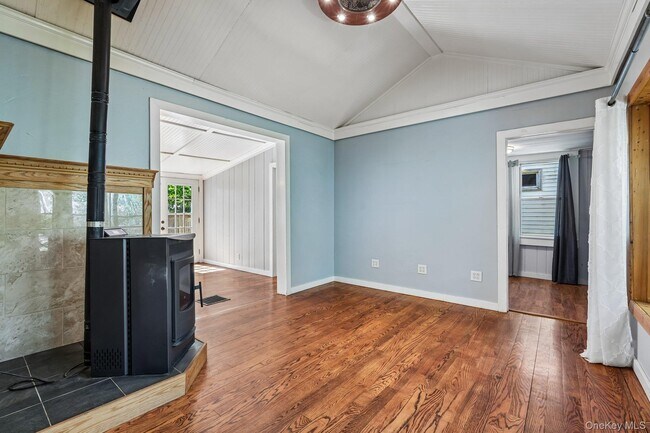 Building Photo - 59 Deer Trail S