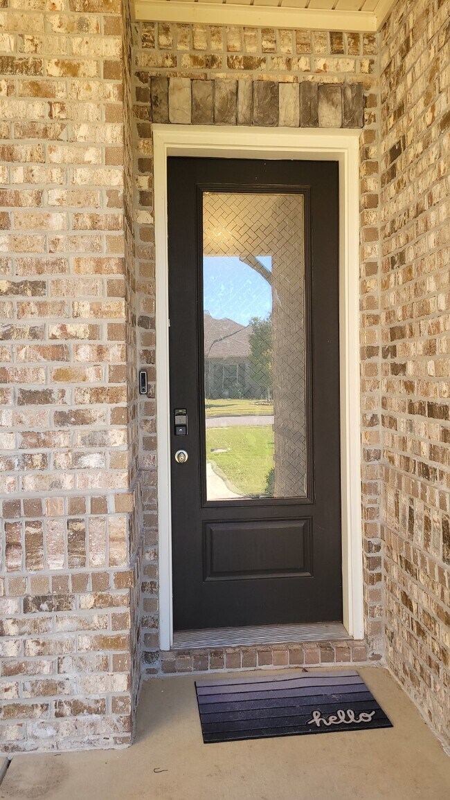 Building Photo - 130 Creekmound Dr
