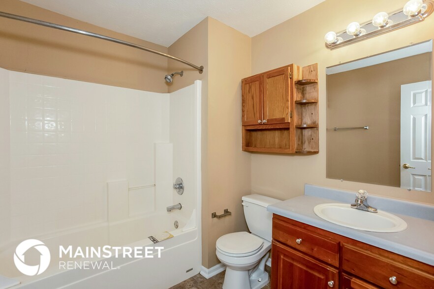 Building Photo - 1572 Cottonwood Dr