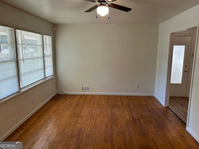 Building Photo - 161 Soule St