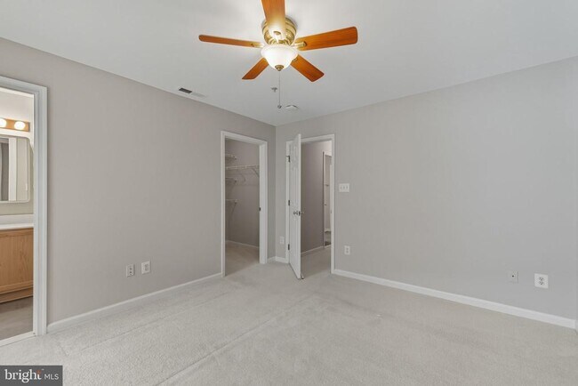 Building Photo - 2714 Manhattan Pl