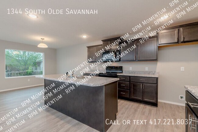 Building Photo - 1344 S Olde Savannah Ave
