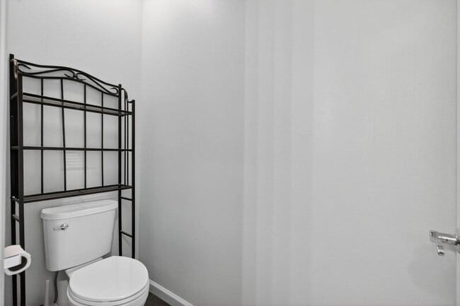 Building Photo - 150 Cat Rock Ln