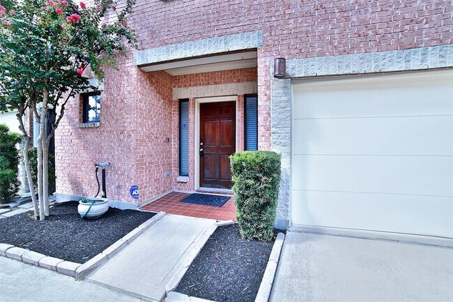 Building Photo - 3734 Main Plaza Dr
