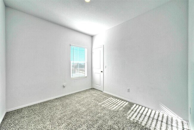 Building Photo - 201 Rioja