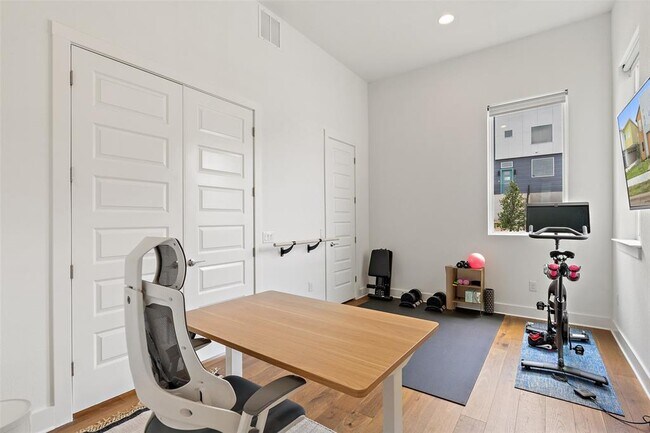 Building Photo - 7416 Cordoba Dr