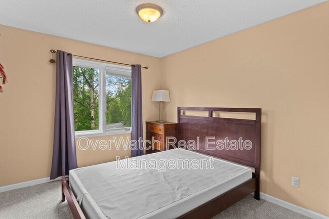 Building Photo - 10400 Lone Tree Dr