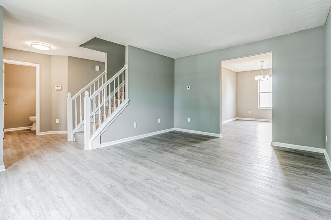 Building Photo - Step into your new home!