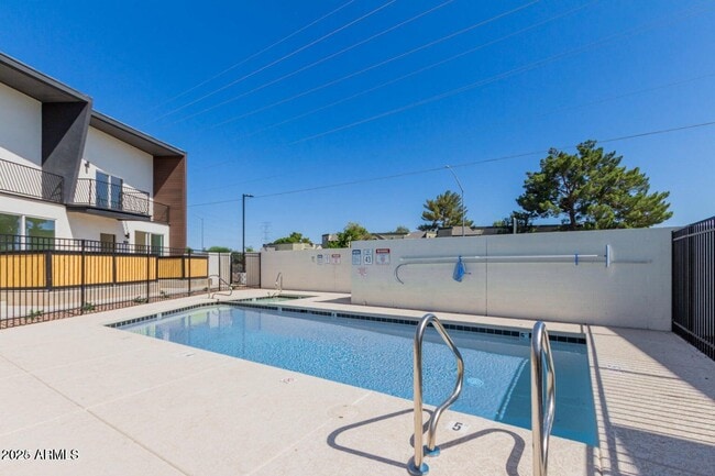 Building Photo - 3426 E University Dr