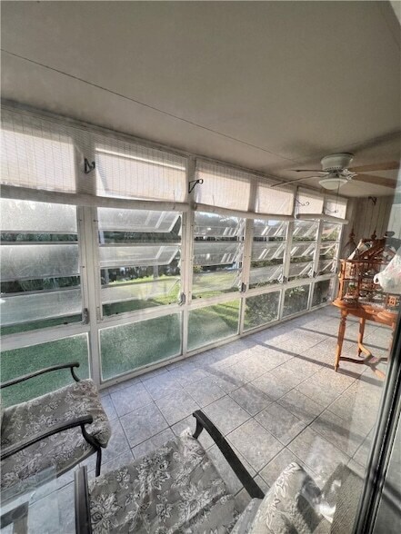 Building Photo - 2 Vis Gdns Trl