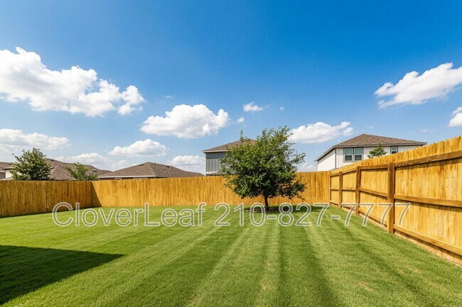 Building Photo - 940 Windflower