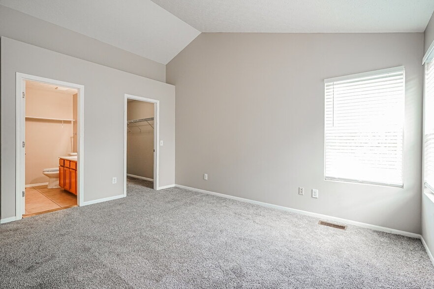 Building Photo - 6280 Marengo St