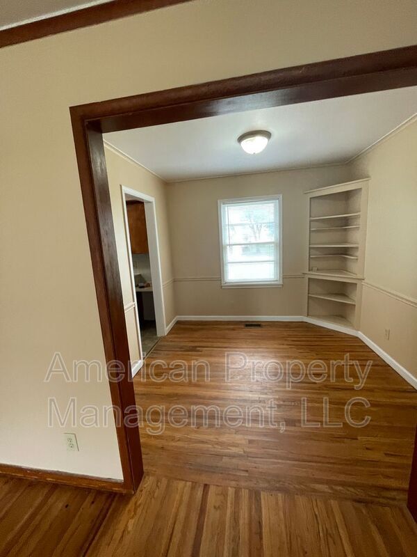 Building Photo - 4941 S Detroit Ave