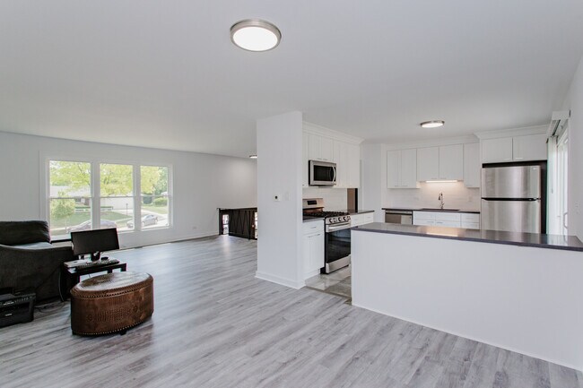 Building Photo - 815 Concord Cove