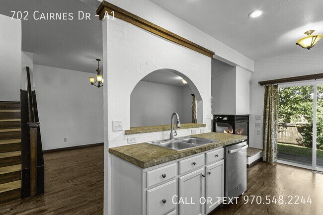 Building Photo - 702 Cairnes Dr