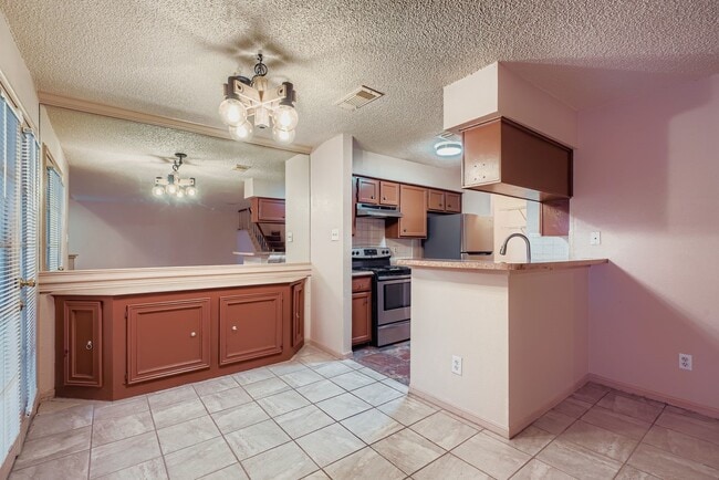 Building Photo - 3100 Jeanetta St