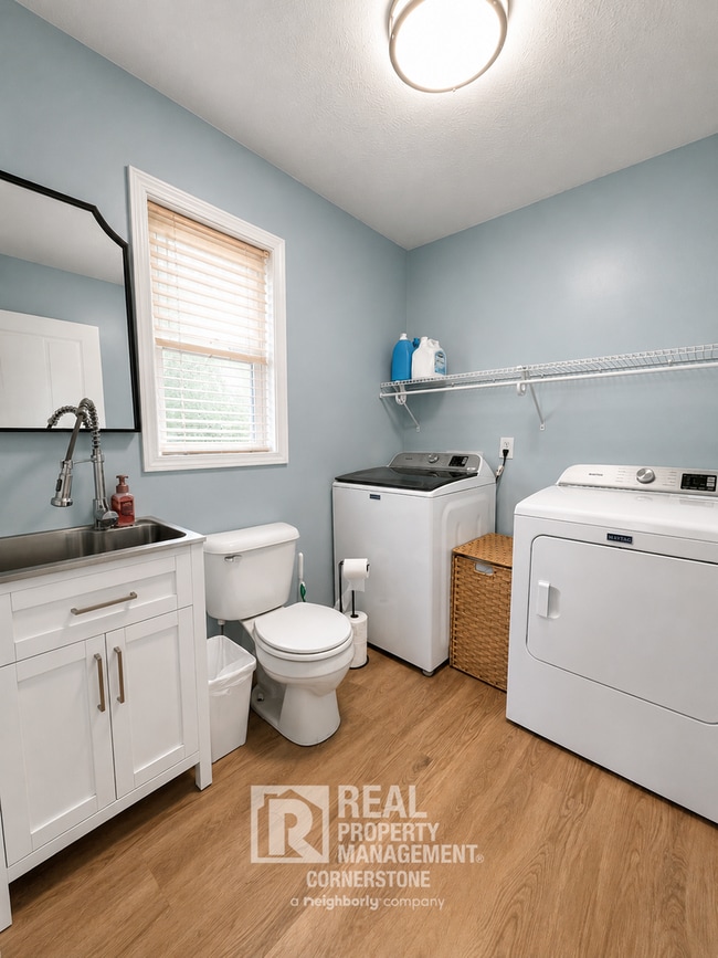 Building Photo - Spacious 4BD Home in Orchard Meadows | Finished Basement | Large Backyard