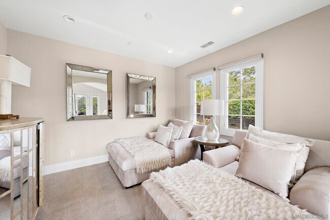 Building Photo - 14748 Valle Del Sur Ct