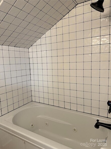 Building Photo - 2610 Providence Rd