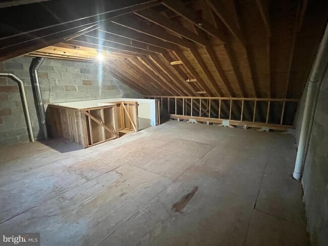 Building Photo - 637 Fawn Cir