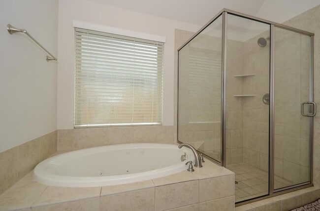 Building Photo - 4307 Fenetre Forest St