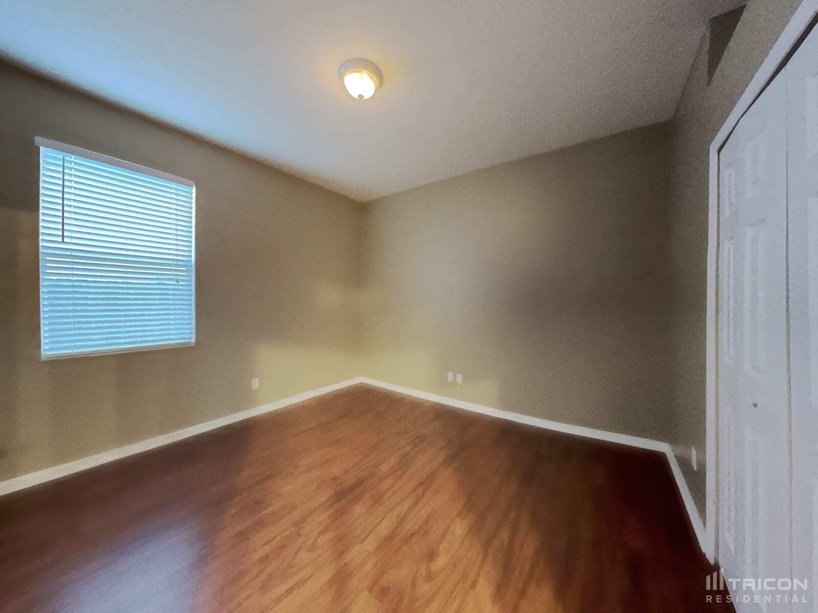 Building Photo - 9723 Riverchase Dr