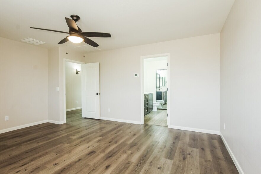 Building Photo - 17976 N 114th Ln