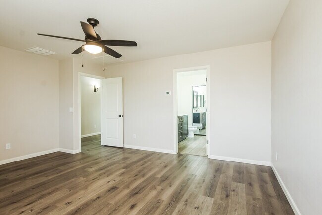 Building Photo - 17976 N 114th Ln