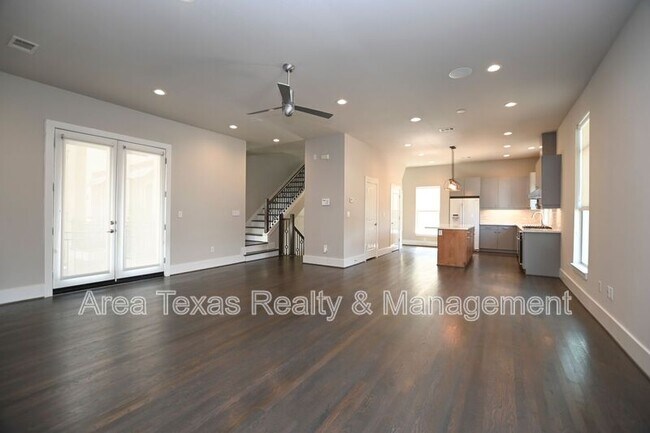 Building Photo - 2220 Portsmouth St