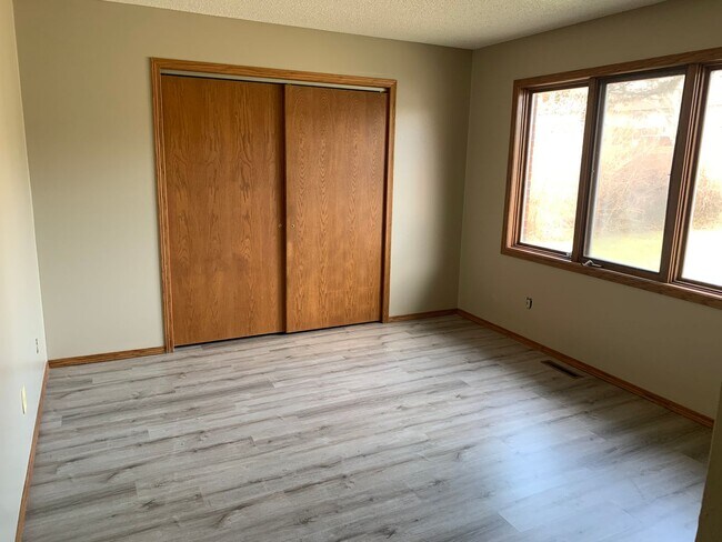 Building Photo - ponca-t