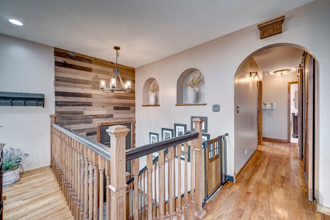 Building Photo - 7215 Larchwood Ln