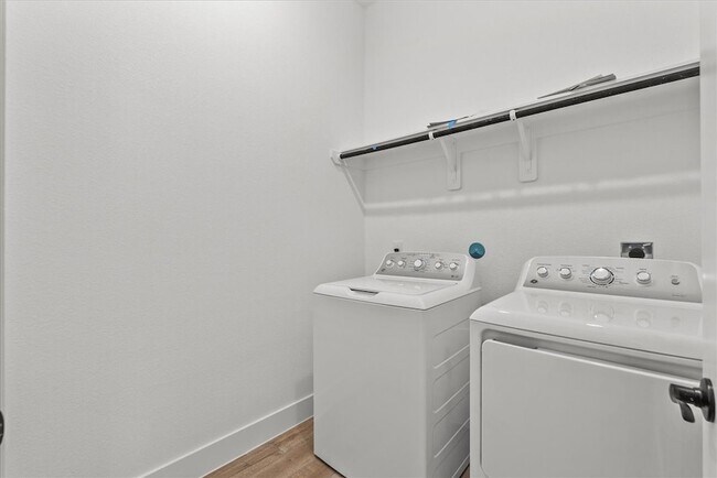 Building Photo - 5218 Sage Hls Dr
