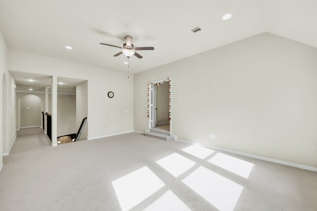 Building Photo - 34 Langstone Place