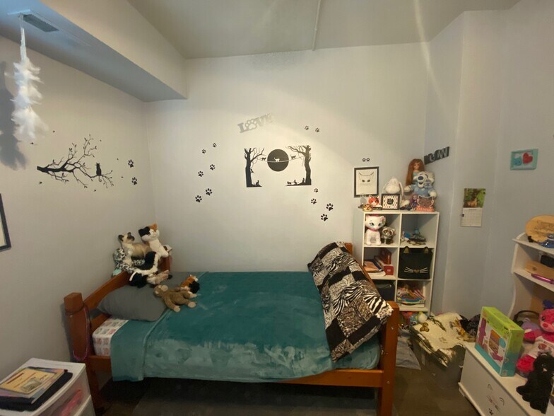 Bedroom 2 - 401 Laurel St W