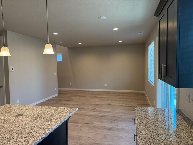 Building Photo - Amazing 3 bedroom Brand new home!!