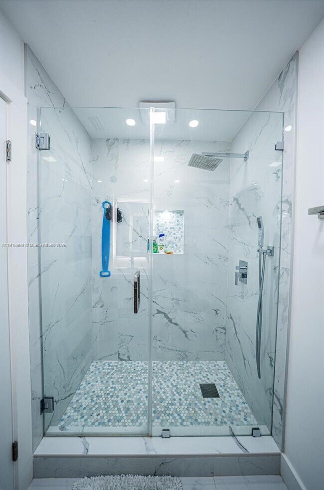 Building Photo - 17404 SW 142nd Pl